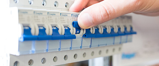 Schalt­schrank­bau bei Elektro-Betrieb Bernd Reinhardt in Wüstheuterode