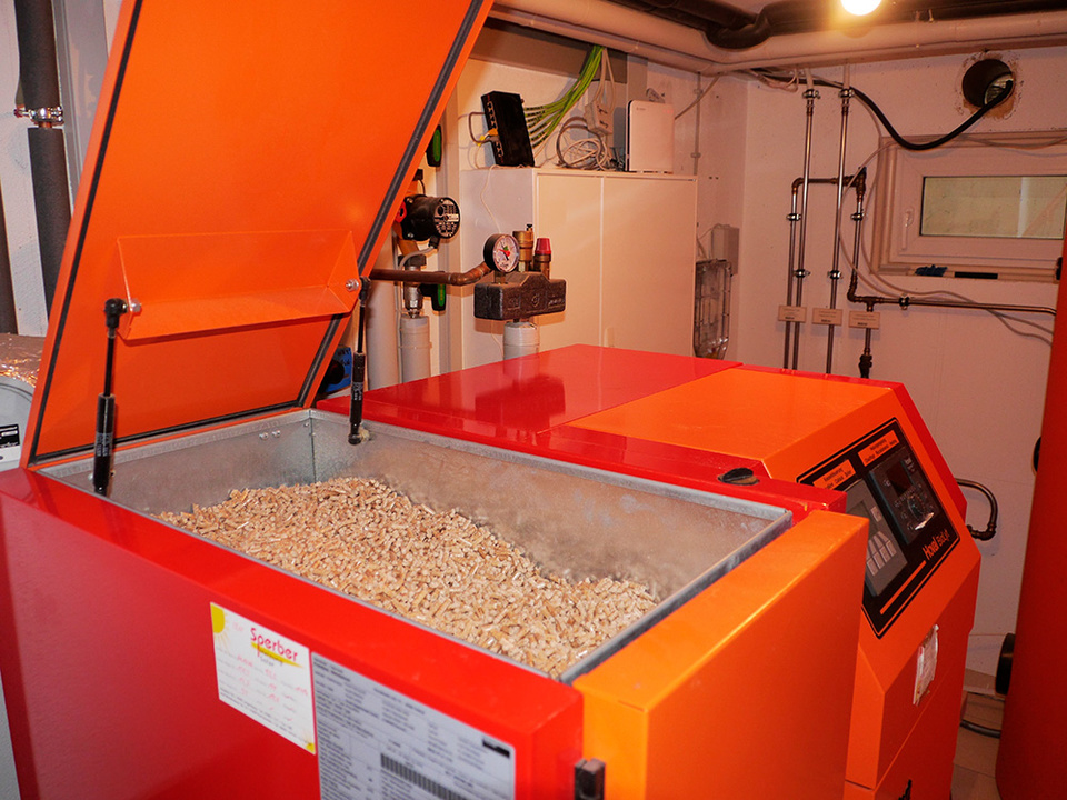 Palletheizung2 bei Elektro-Betrieb Bernd Reinhardt in Wüstheuterode